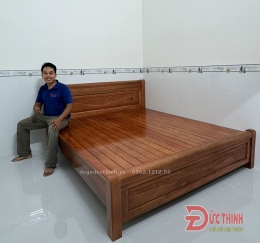 giuong-go-xoan-mau-thien-nga-vat-phan-nan