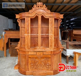 tu-ruou-go-huong-da-4-canh-cong-mau-louis-hoang-gia