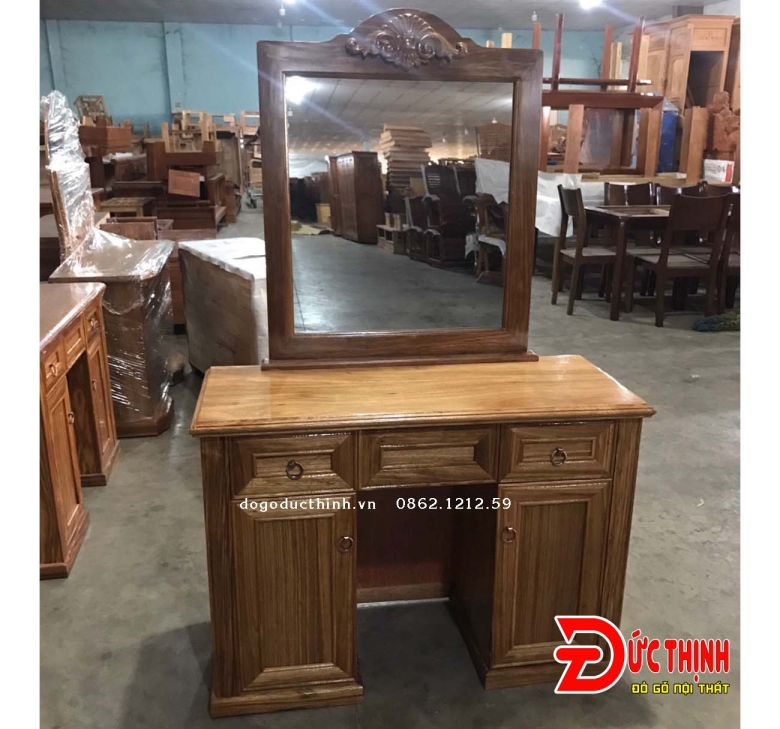 Bàn phấn gỗ sồi màu 110 - mẫu Vuông