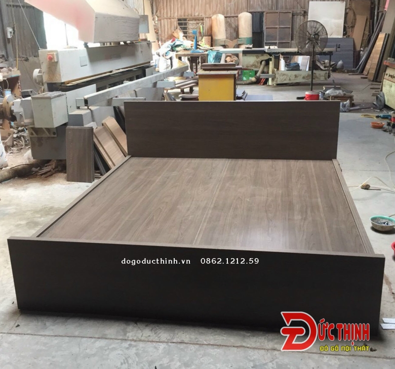 Giường ngủ gỗ MDF hiện đại - màu gỗ sồi