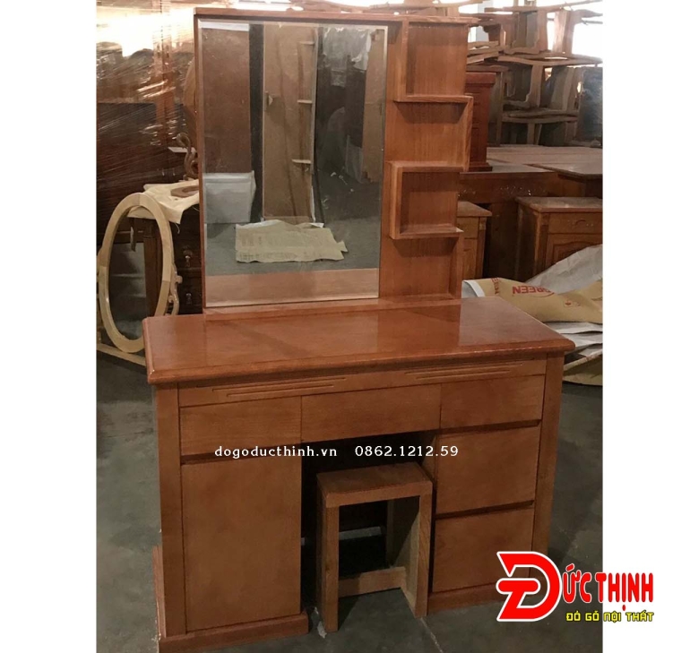 Bàn phấn gỗ sồi màu 110 - mẫu Vuông