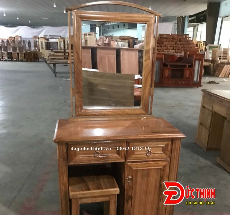 Bàn phấn gỗ sồi màu 110 - mẫu Vuông