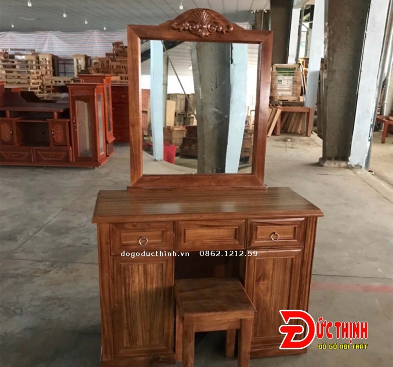 Bàn phấn gỗ sồi màu 110 - mẫu Vuông