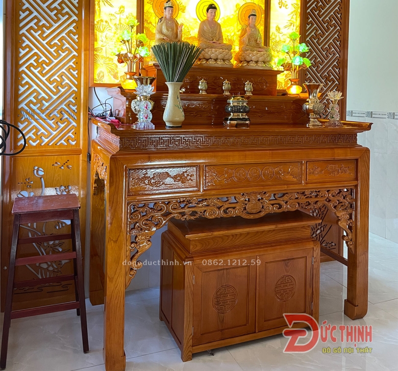 Mẫu Phòng thờ 32