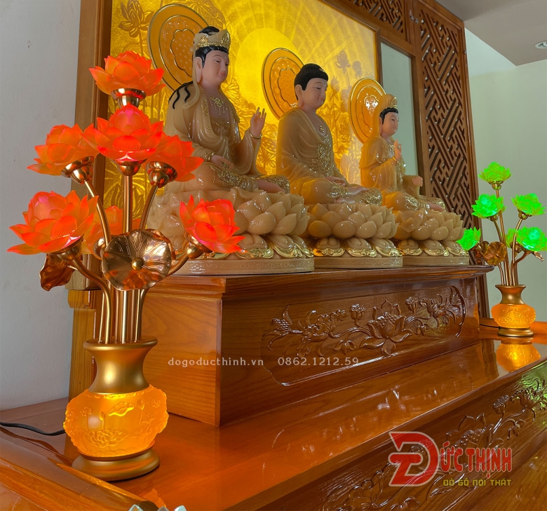 Mẫu Phòng thờ 32
