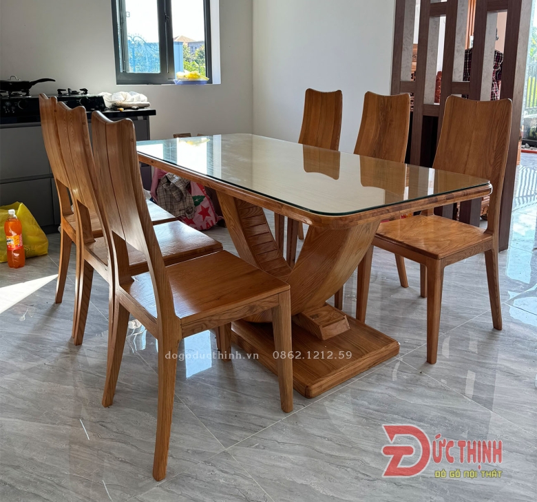 Bàn ăn gỗ sồi Nga - mẫu bàn chân thuyền - lau màu gỗ đỏ