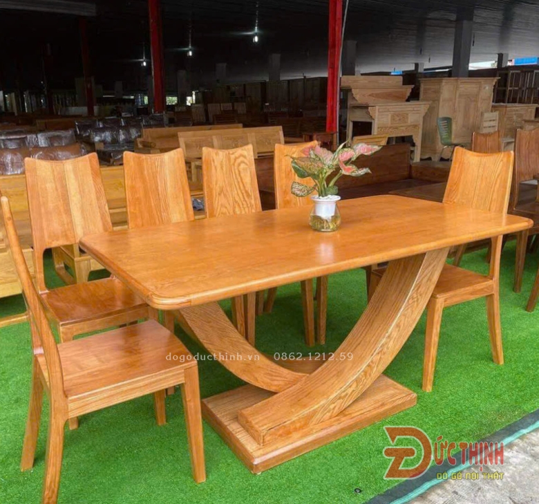 Bàn ăn gỗ sồi Nga - mẫu bàn chân thuyền - lau màu gỗ đỏ