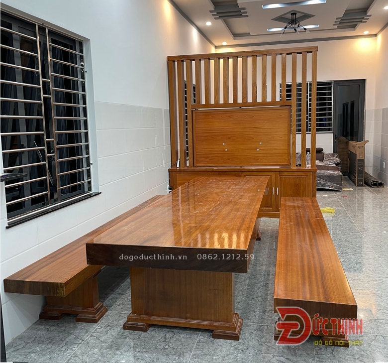 Bàn ăn K3 nguyên khối gỗ đỏ siêu VIP