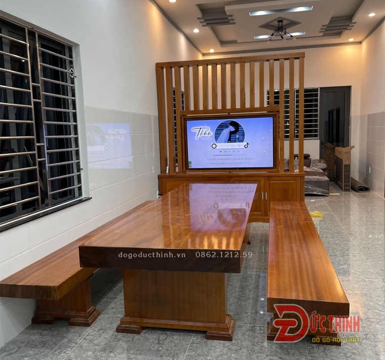 Bàn ăn K3 nguyên khối gỗ đỏ siêu VIP