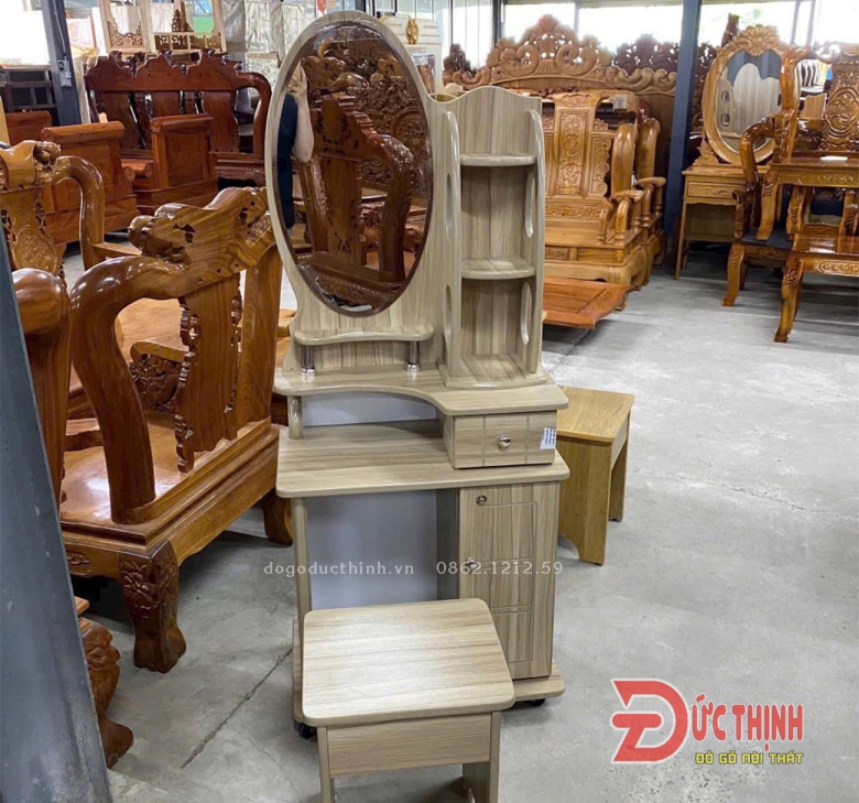Bàn trang điểm gỗ MDF hiện đại nhỏ gọn