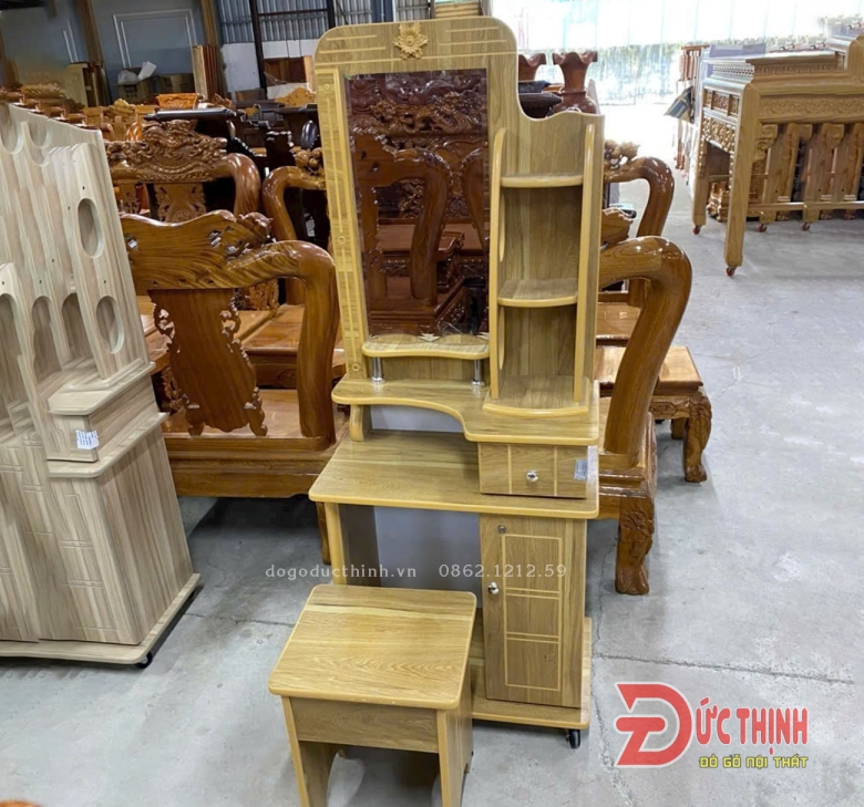Bàn trang điểm gỗ MDF hiện đại nhỏ gọn