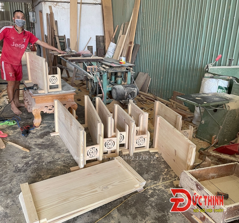 Bàn thờ Quan Âm gỗ thông mẫu BT401