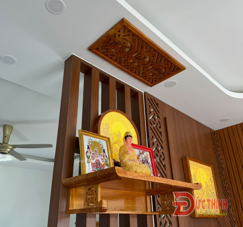 Combo phòng thờ gỗ đỏ: án gian thờ, bàn thờ treo tường, đèn tranh trúc chỉ