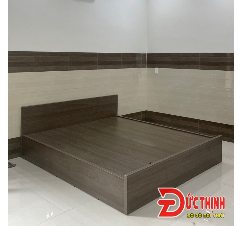 Combo giường MDF có ngăn kéo + Nệm cao su xanh 4s