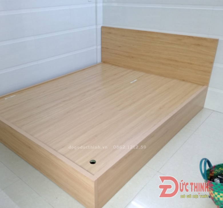 Giường ngủ gỗ MDF hiện đại - màu gỗ sồi