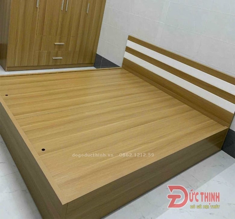 Giường ngủ gỗ MDF hiện đại màu gỗ đỏ - có ngăn kéo