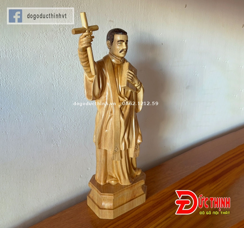 Tượng gỗ:  Cha Trương Bửu Diệp