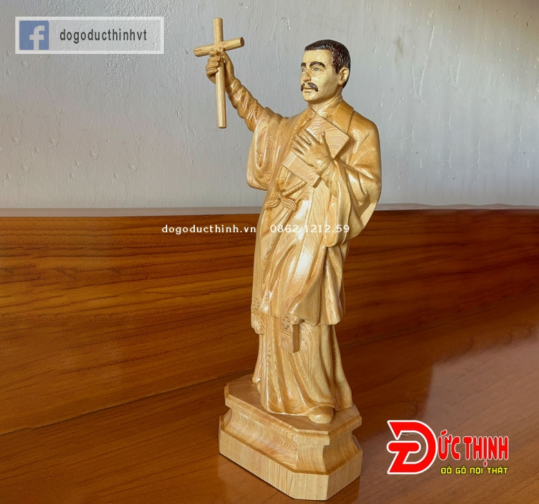 Tượng gỗ:  Cha Trương Bửu Diệp