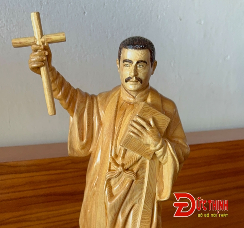 Tượng gỗ:  Cha Trương Bửu Diệp