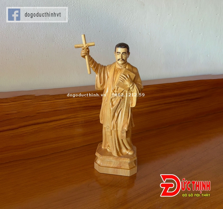 Tượng gỗ:  Cha Trương Bửu Diệp