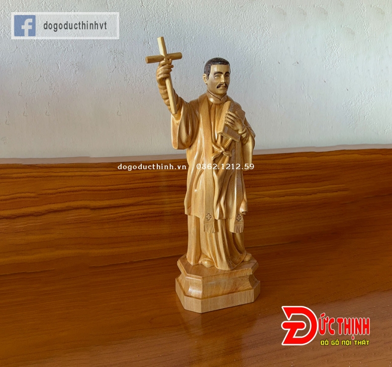Tượng gỗ:  Cha Trương Bửu Diệp