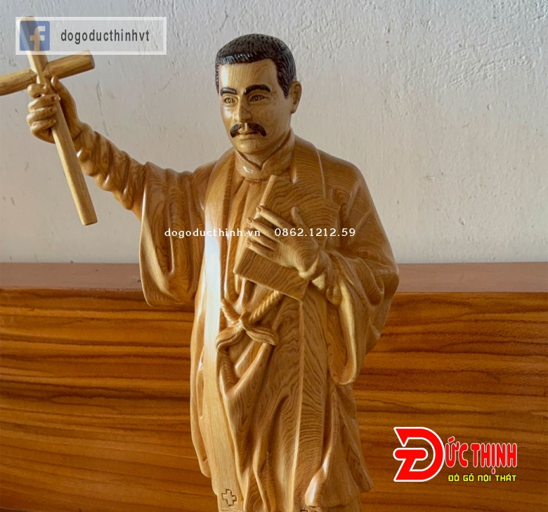 Tượng gỗ:  Cha Trương Bửu Diệp
