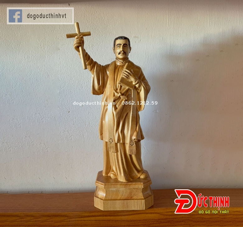 Tượng gỗ:  Cha Trương Bửu Diệp