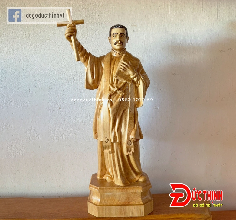 Tượng gỗ:  Cha Trương Bửu Diệp