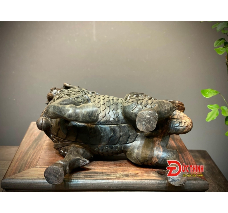 Tượng Hoả Lân gỗ trắc