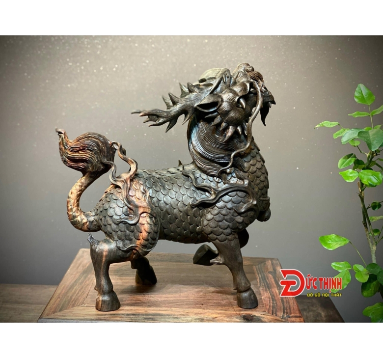Tượng Hoả Lân gỗ trắc