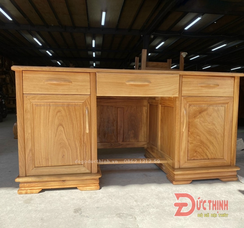 Bàn làm việc gỗ đỏ - Mẫu đồng tiền - 140cm