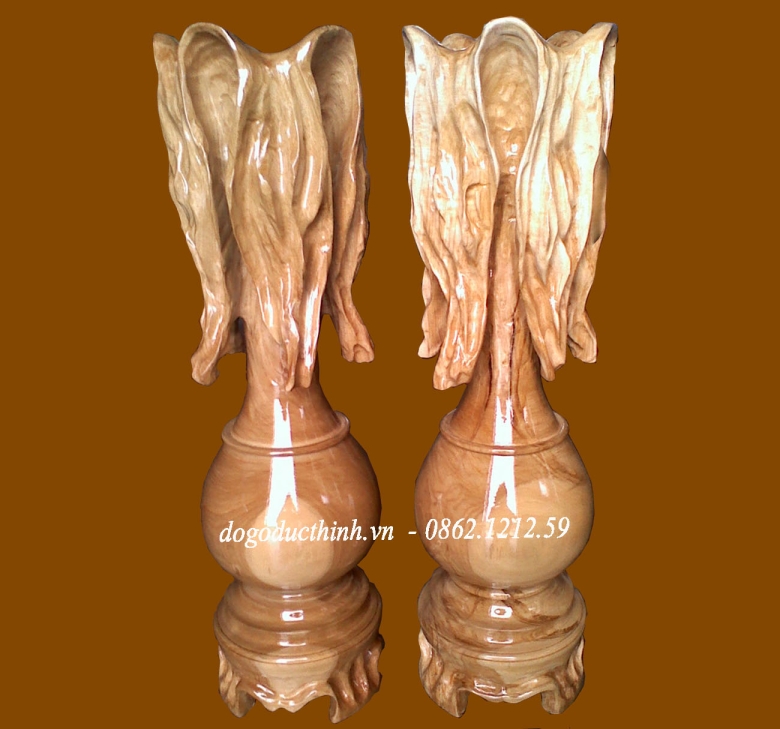 Lục bình gỗ đỏ