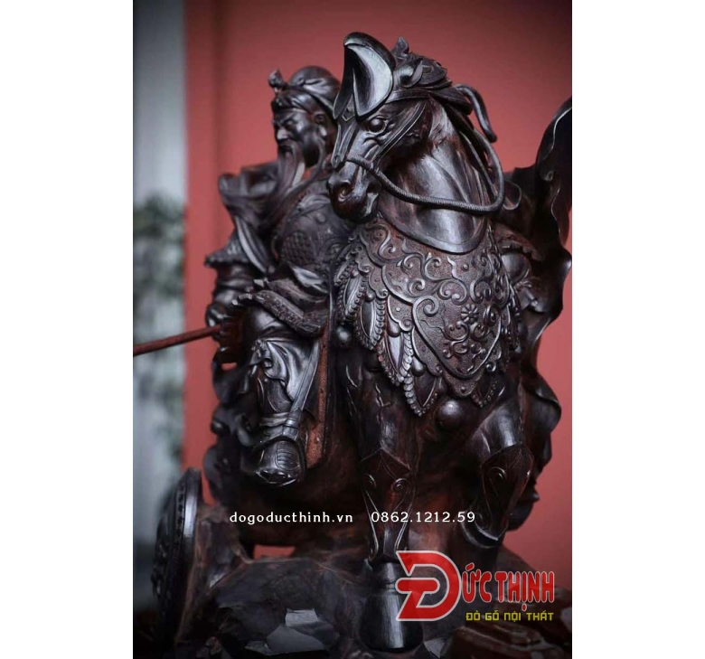 Tượng gỗ: QUAN CÔNG CƯỠI NGỰA