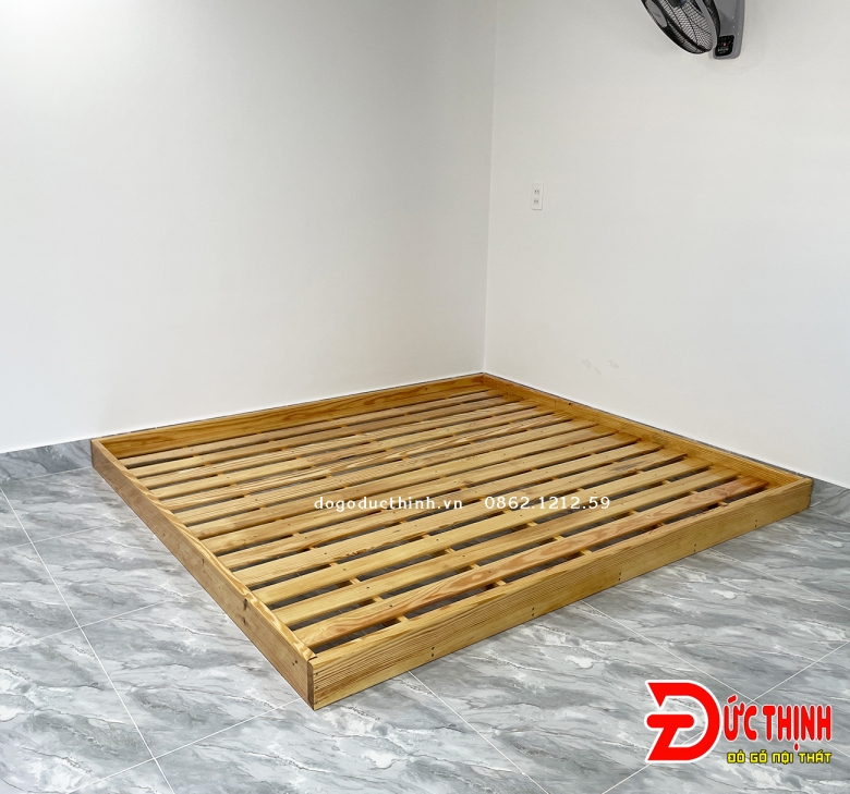 Giường Ngủ Pallet Gỗ Thông