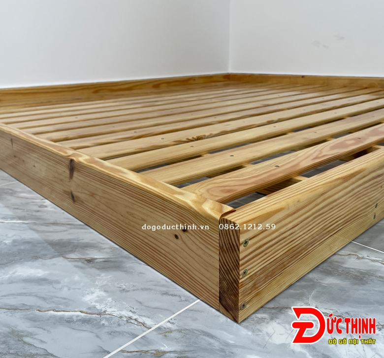 Giường Ngủ Pallet Gỗ Thông