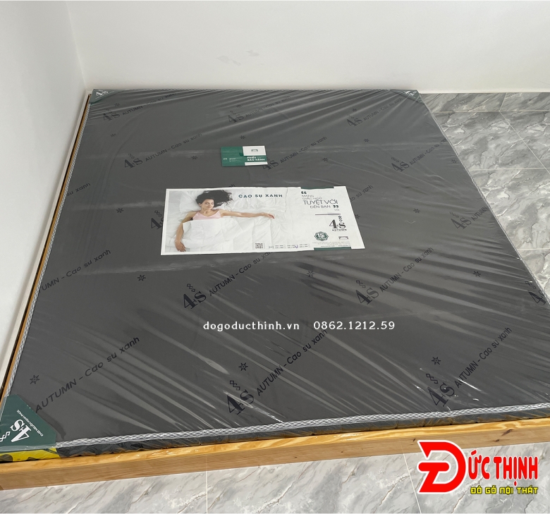Giường Ngủ Pallet Gỗ Thông