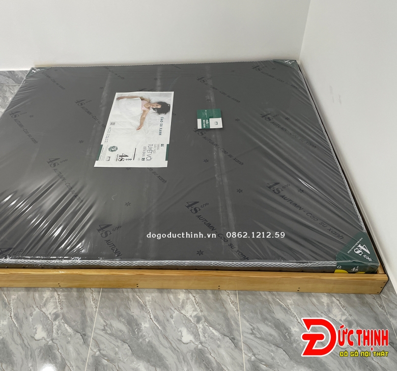 Giường Ngủ Pallet Gỗ Thông