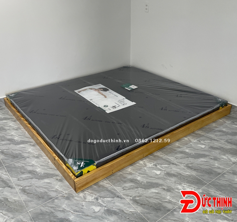 Giường Ngủ Pallet Gỗ Thông