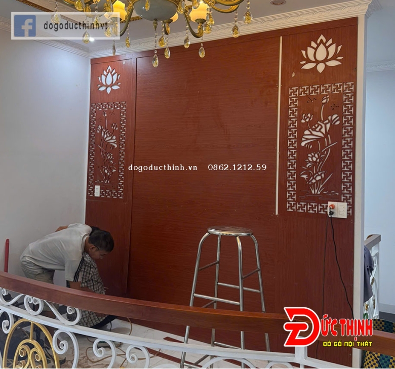 Bảng giá thi công vách phòng thờ gỗ công nghiệp MDF lõi xanh mới nhất 2026