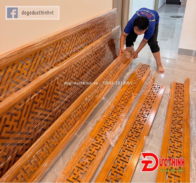 Bảng giá thi công vách phòng thờ gỗ đỏ tự nhiên mới nhất 2026