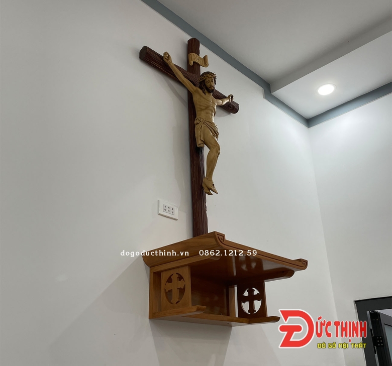 Tượng Chúa Chịu Nạn gỗ Pơ Mu - Mẫu đẹp