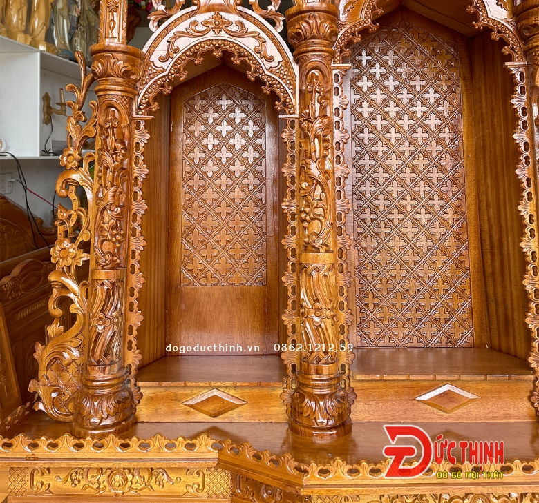 Tòa thờ Đạo gỗ gõ vàng - 3 buồng - 4 cột 