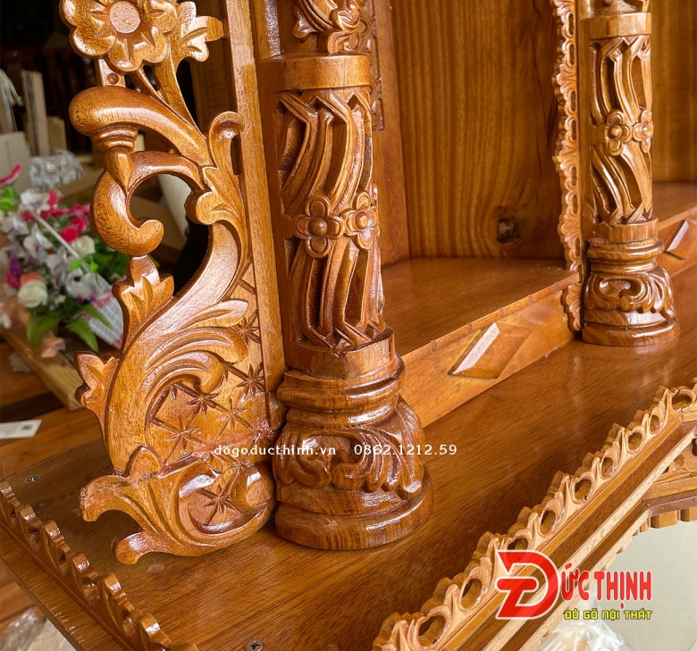 Tòa thờ Đạo gỗ gõ vàng - 3 buồng - 4 cột 