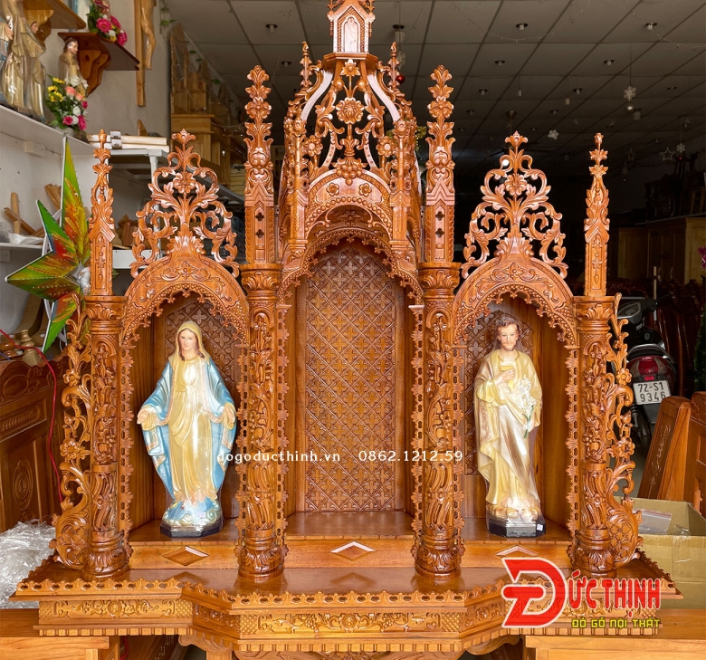 Tòa thờ Đạo gỗ gõ vàng - 3 buồng - 4 cột 